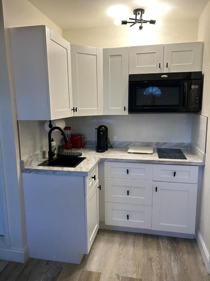 Unique Coral Gables Cottage ไมอามี ภายนอก รูปภาพ
