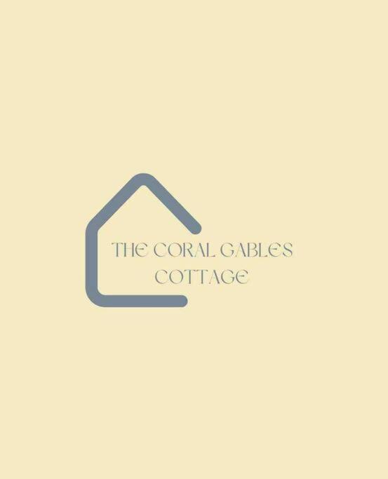 Unique Coral Gables Cottage ไมอามี ภายนอก รูปภาพ